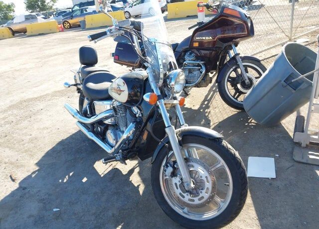 1998 HONDA VT1100C