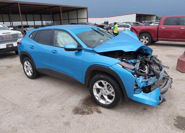 2025 CHEVROLET Trax