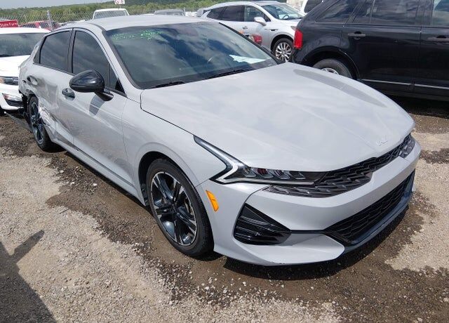 2022 KIA K5