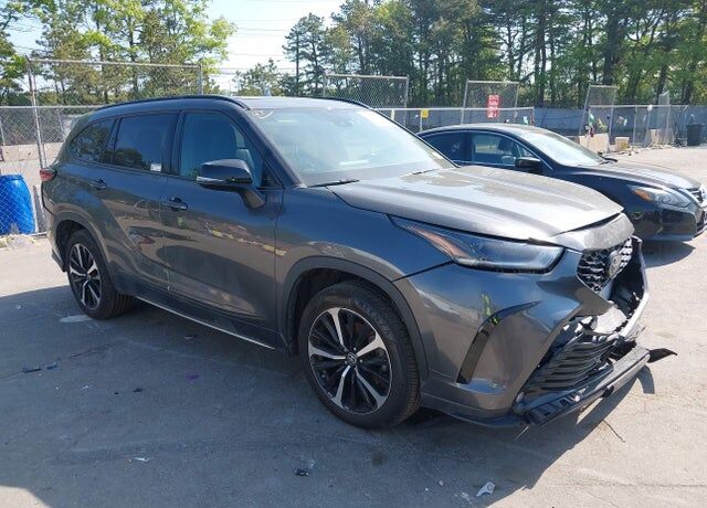 2021 TOYOTA Highlander