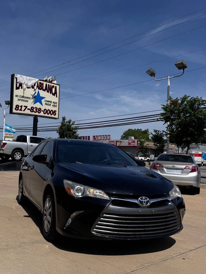 2017 TOYOTA Camry