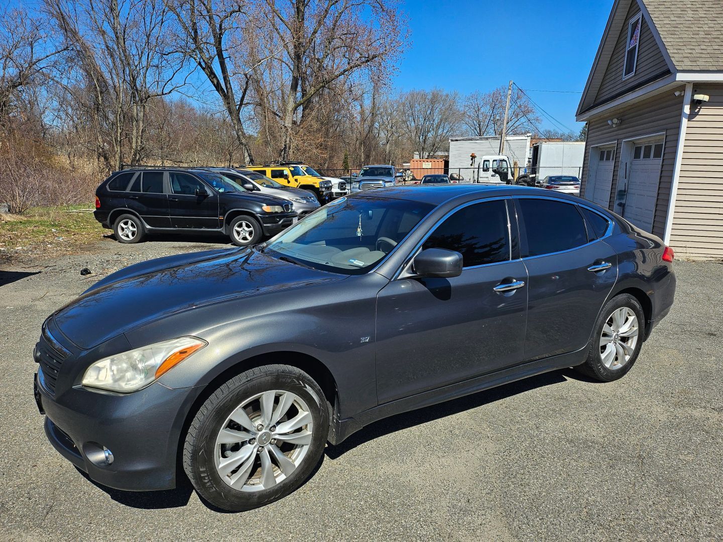 2011 INFINITI M37