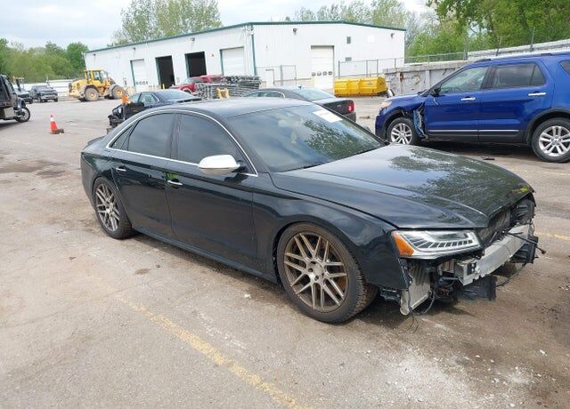 2015 AUDI S8