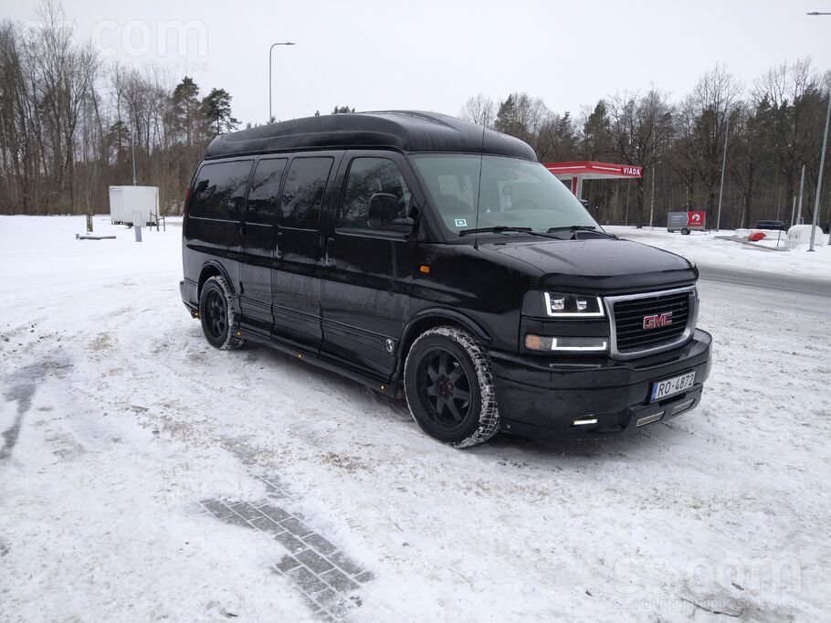 GMC Savana