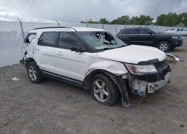 2017 FORD Explorer