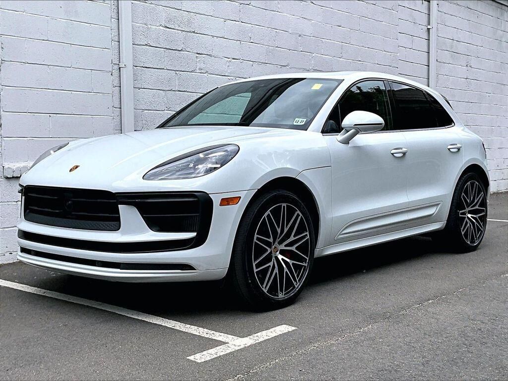 2023 PORSCHE Macan