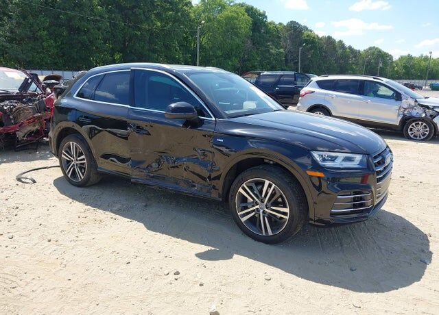 2020 AUDI Q5 e
