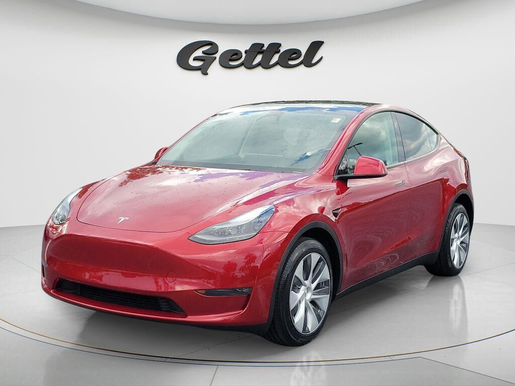 2024 TESLA Model Y