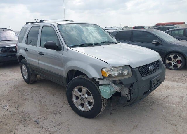 2005 FORD Escape