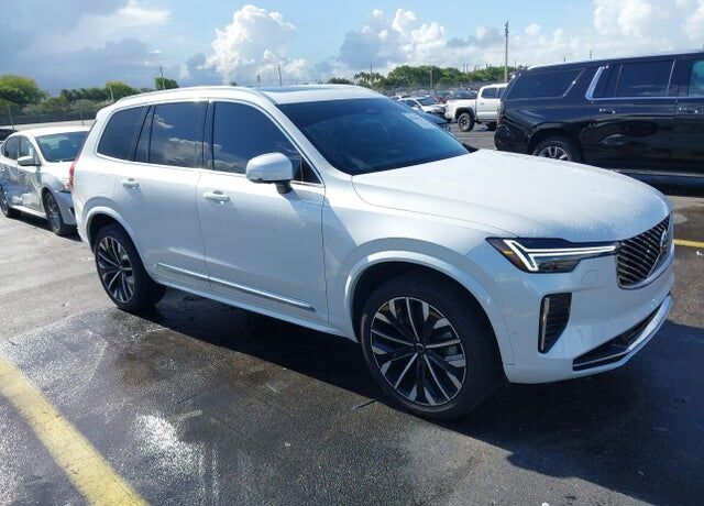 2025 VOLVO XC90