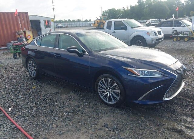 2021 LEXUS ES