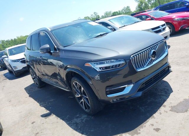 2023 VOLVO XC90