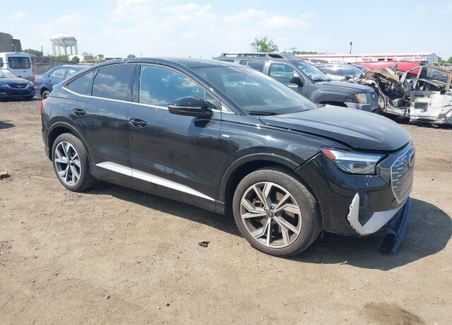 2024 AUDI Q4