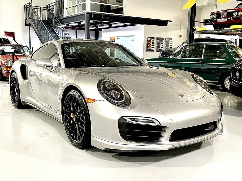 2015 PORSCHE 911
