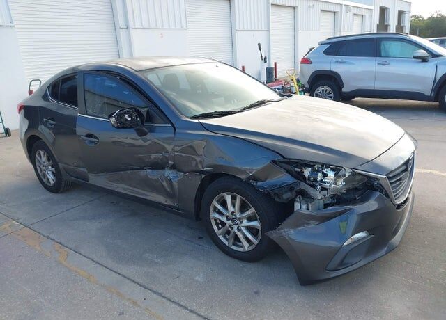 2016 MAZDA Mazda3