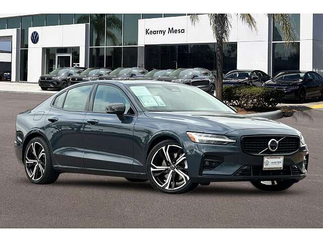 2024 VOLVO S60