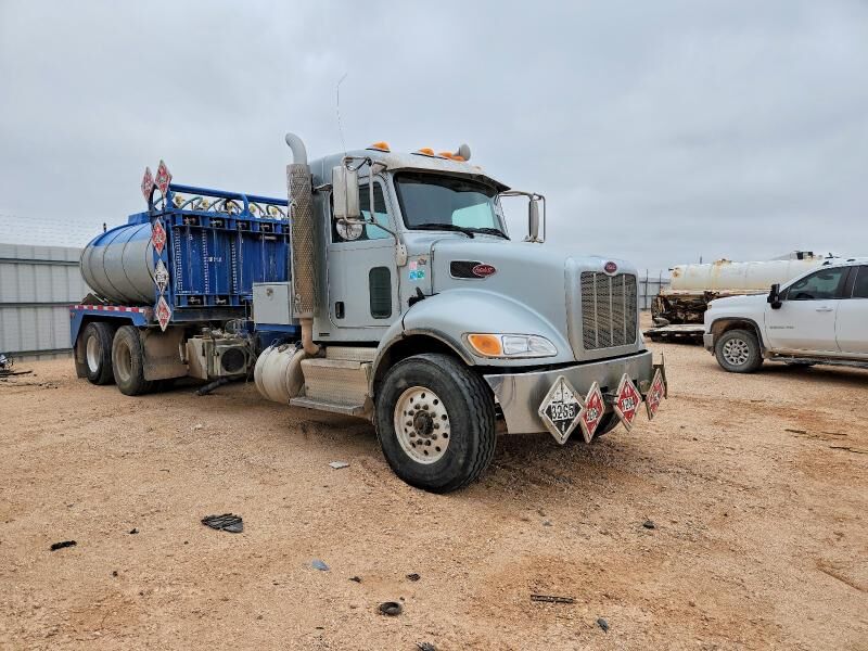 2016 PETERBILT 348