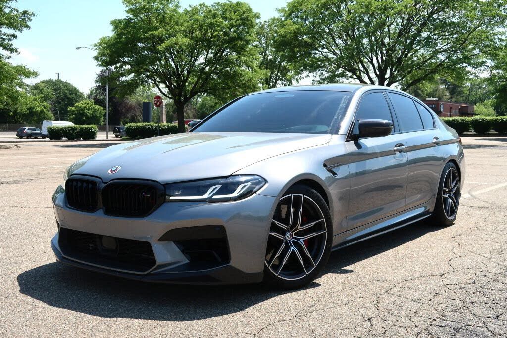 2023 BMW M5