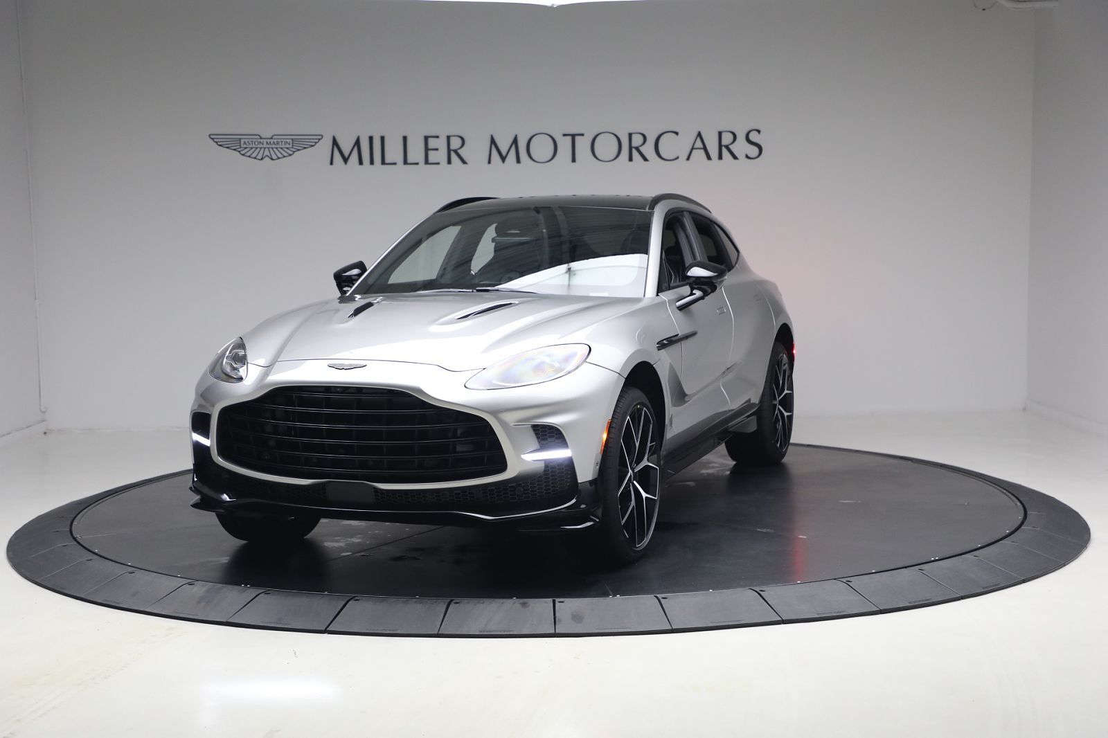 2026 ASTON MARTIN DBX