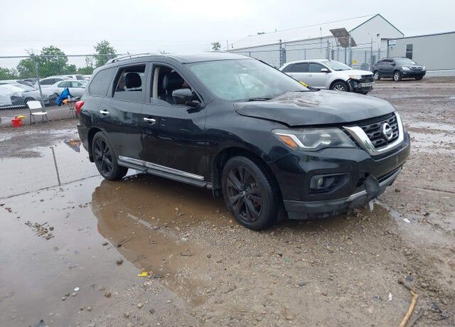 2017 NISSAN Pathfinder