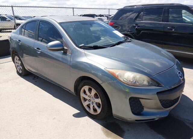2013 MAZDA Mazda3