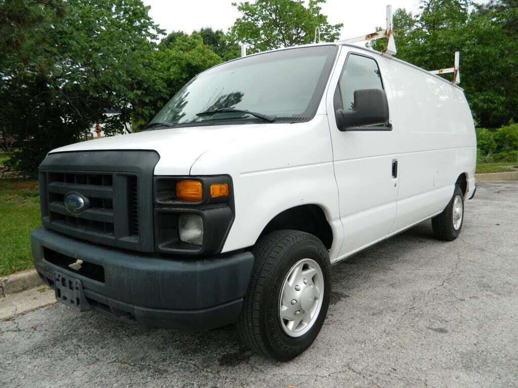 2013 FORD E-150