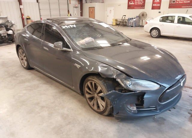 2016 TESLA Model S