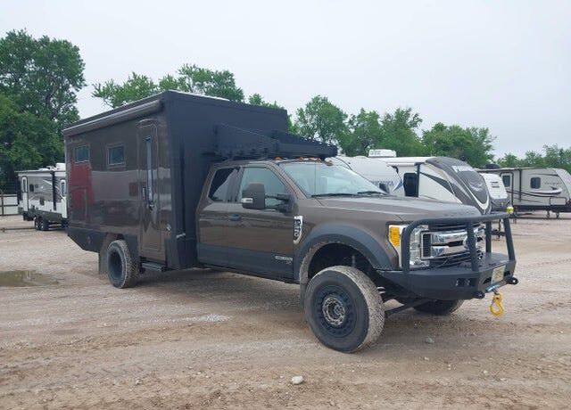2017 FORD F-550
