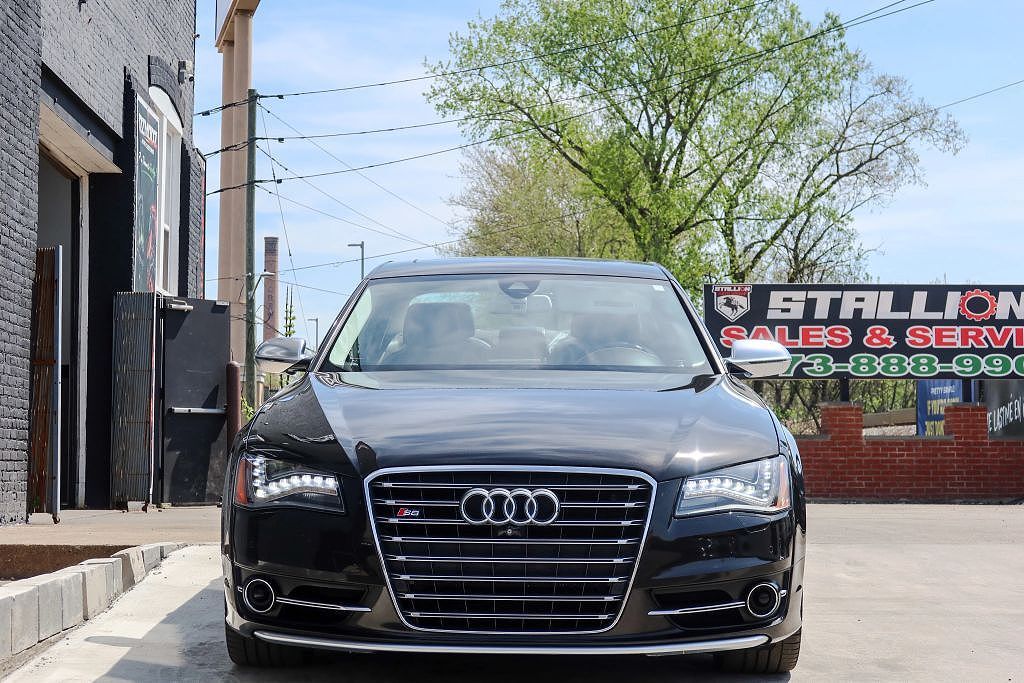 2013 Audi S8