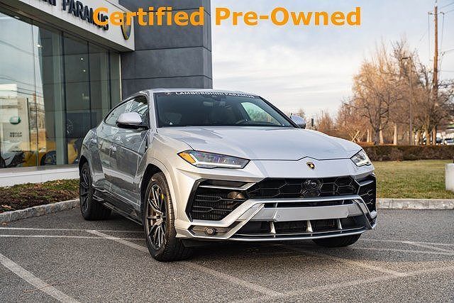 2022 LAMBORGHINI URUS