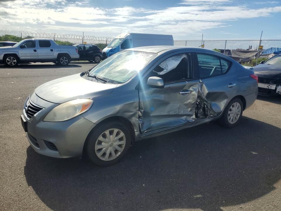 2014 NISSAN Versa
