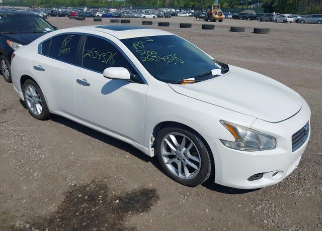 2010 NISSAN Maxima