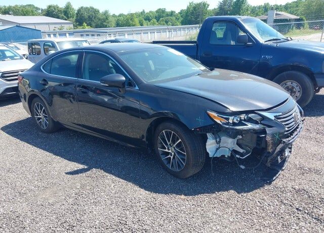 2016 LEXUS ES