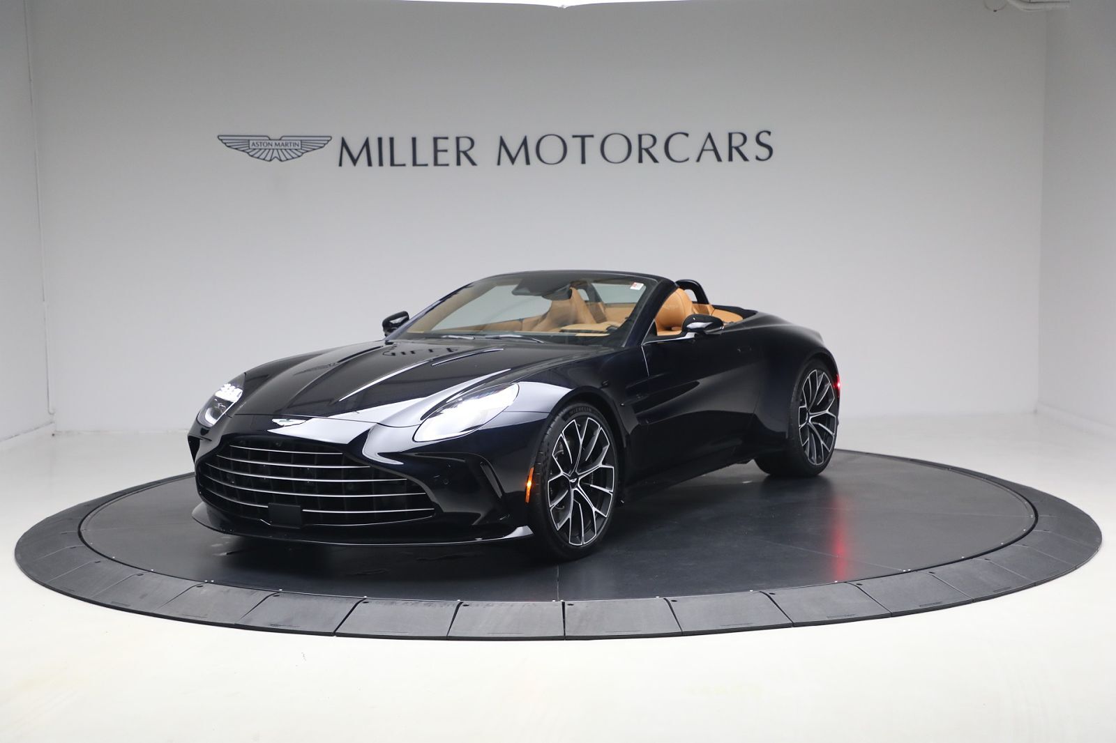 2026 ASTON MARTIN Vantage