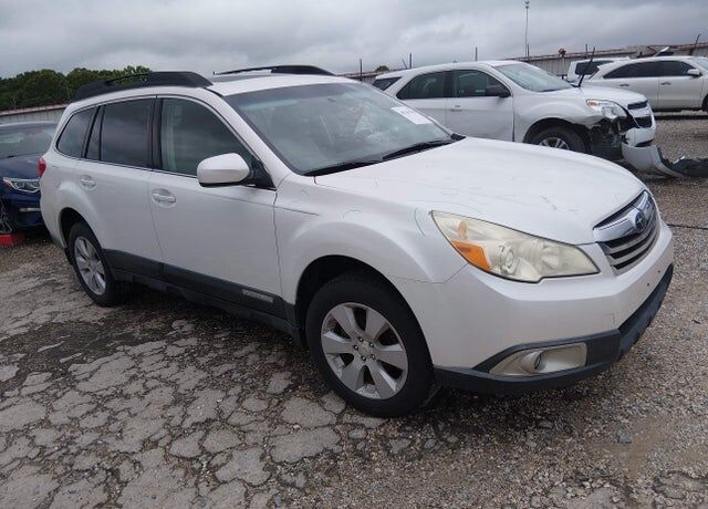 2011 SUBARU Outback
