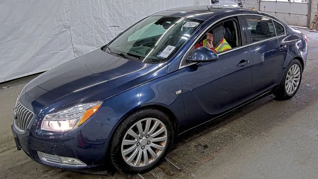 2011 BUICK Regal