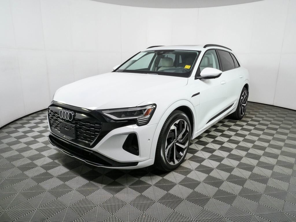2024 Audi Q8
