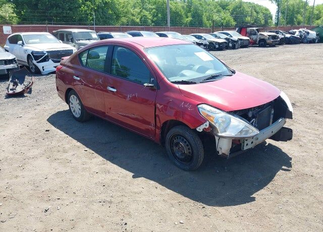 2016 NISSAN Versa