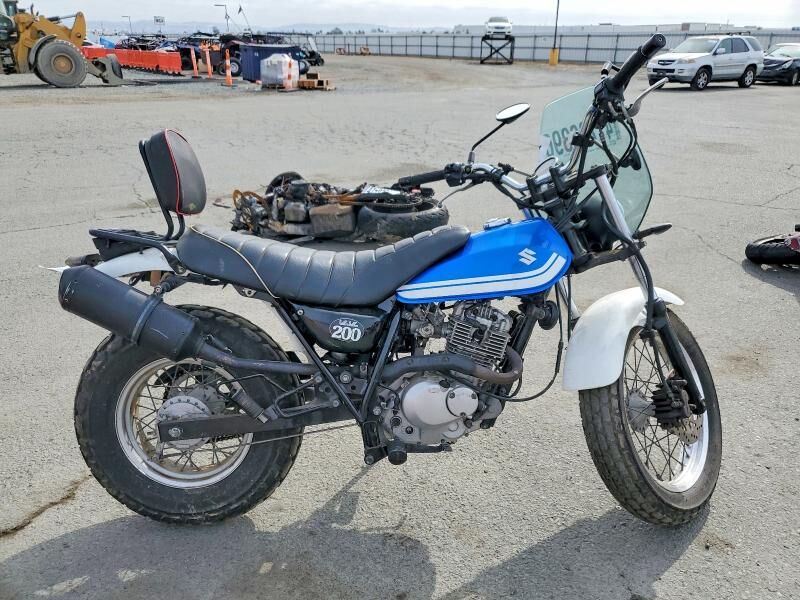 Suzuki RV200L7