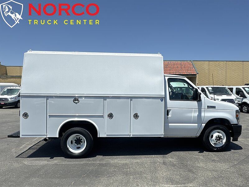 2023 FORD E-350