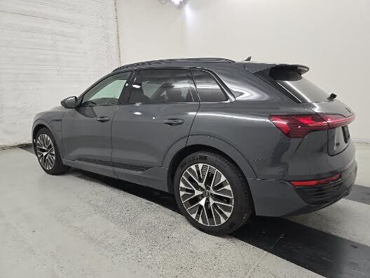 2024 Audi Q8