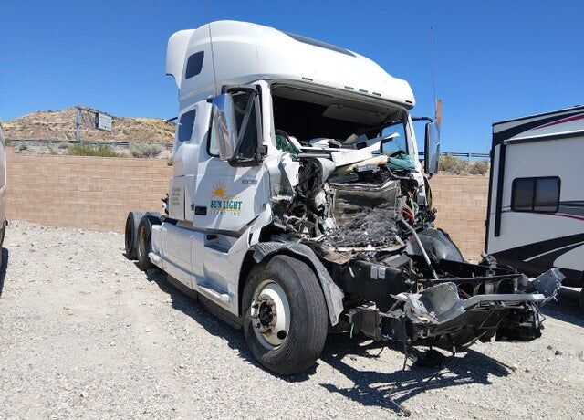2022 VOLVO TRUCK VNL