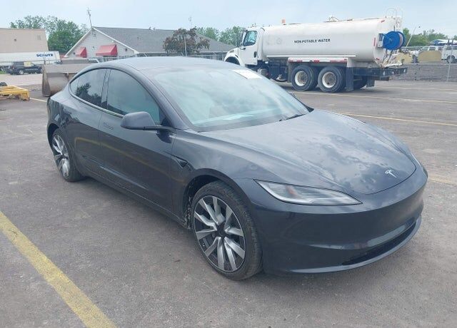 2025 TESLA Model 3