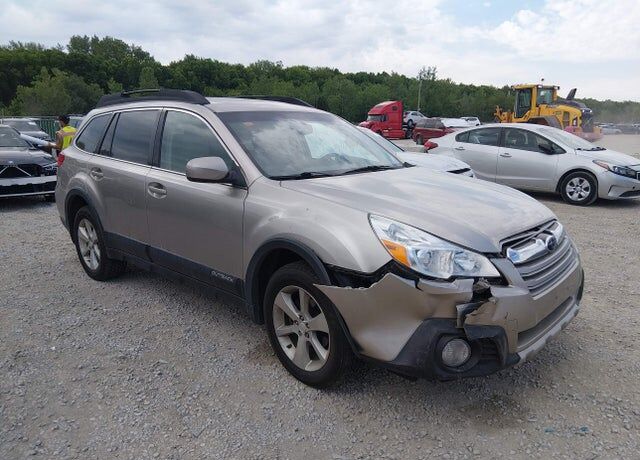 2014 SUBARU Outback