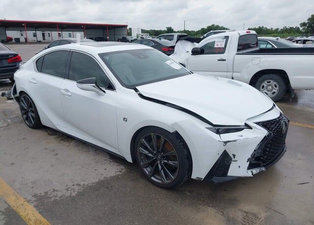 2021 LEXUS IS
