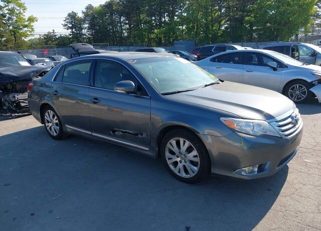 2011 TOYOTA Avalon