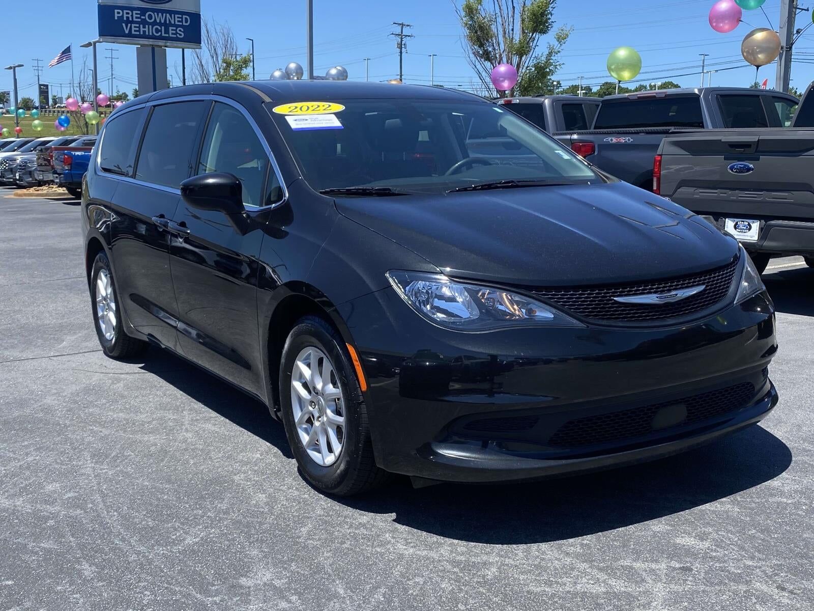 2022 CHRYSLER Voyager