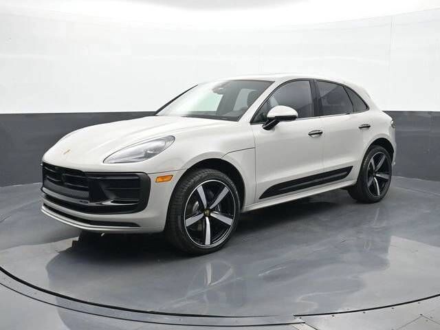 2026 PORSCHE Macan