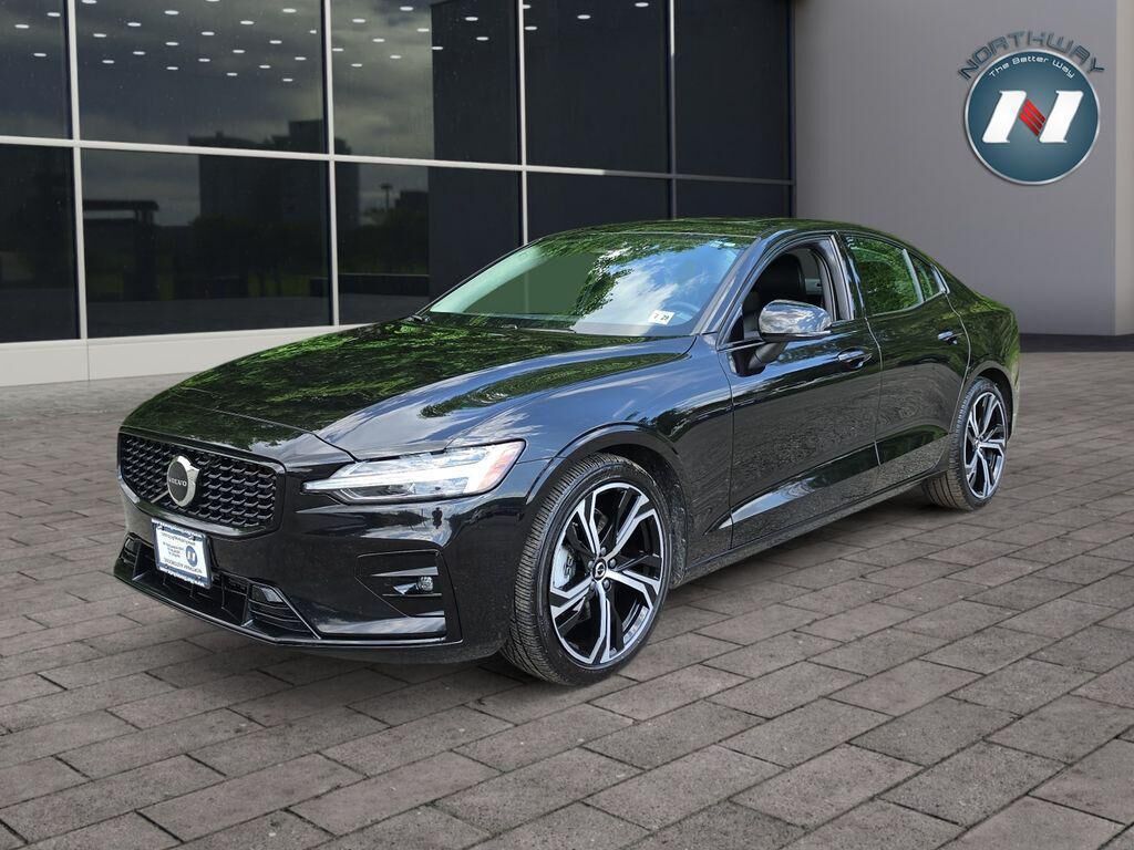 2024 VOLVO S60