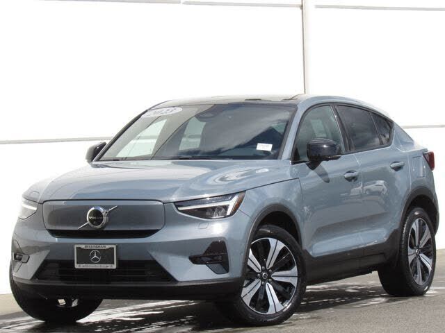 2023 VOLVO C40